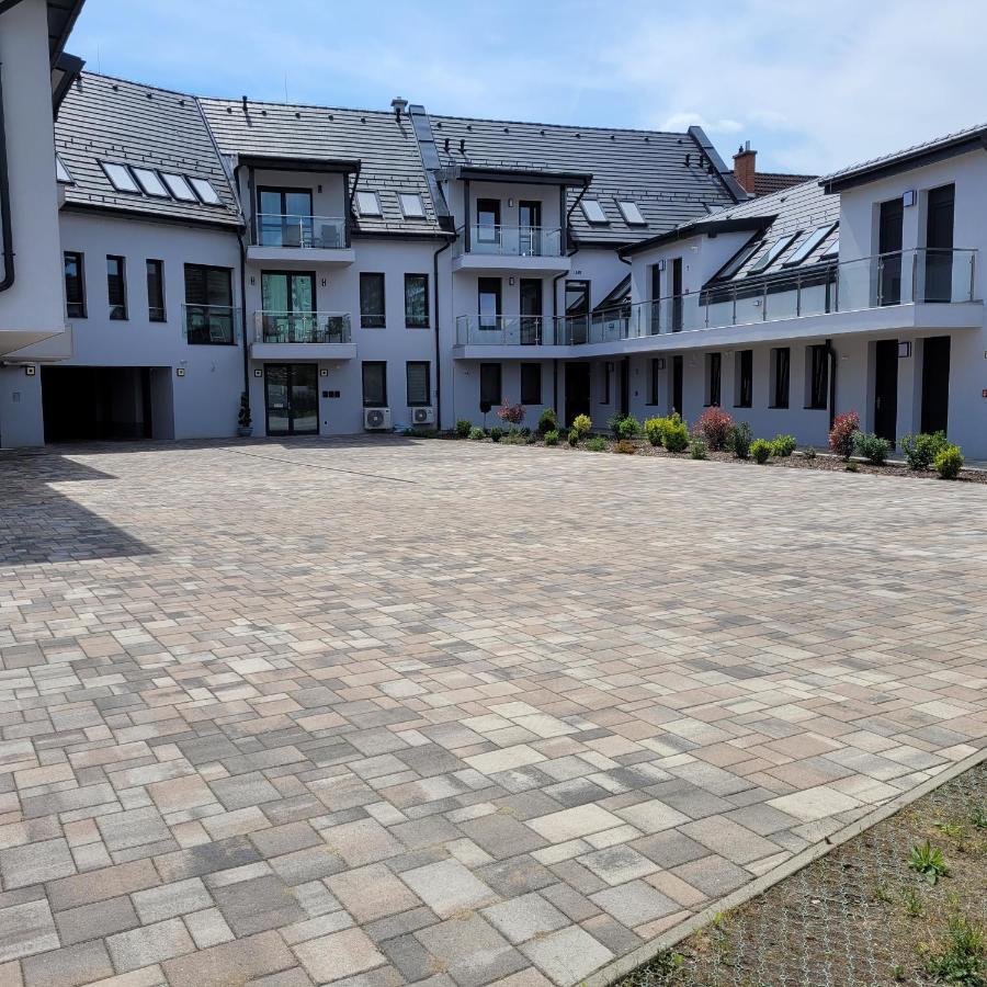 Silver Lodge Apartments Eger Exterior photo